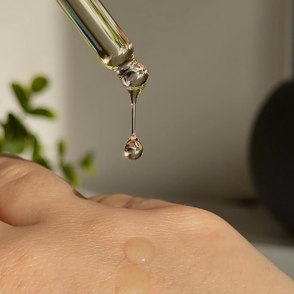 RETINOL™  Serum Con Ácido Hialurónico + Vitamina E